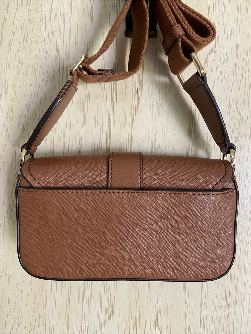 Michael Kors Greenwich Extra Small Saffiano Leather Luggage Crossbody $198 - Picture 4 of 10